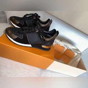 Louis Vuitton Runaway Sneaker Size 7
